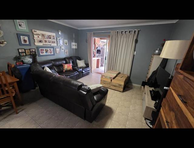 2 BEDROOM TOWNHOUSE FOR SALE IN MONTANA